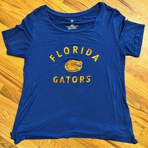 Fanatics NCAA (woman’s M) Florida Gators Foil Graphic T-Shirt. Gator Chomp NWOT.